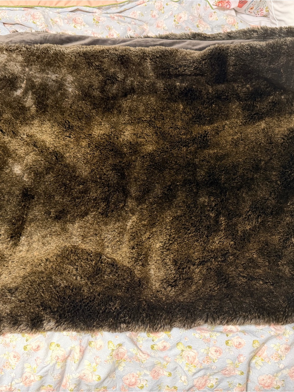 Restoration Hardware Luxe Faux Fur Throw in Rich Brown - Picture 5 of 9